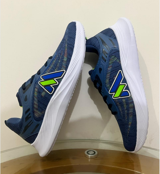 Mark ๐๐ข๐ ๐ก๐ญ ๐๐๐ข๐ ๐ก๐ญ ๐๐ฉ๐จ๐ซ๐ญ๐ฌ & ๐๐ฎ๐ง๐ง๐ข๐ง๐ ๐๐ก๐จ๐๐ฌ (SV 0334) - Image 3