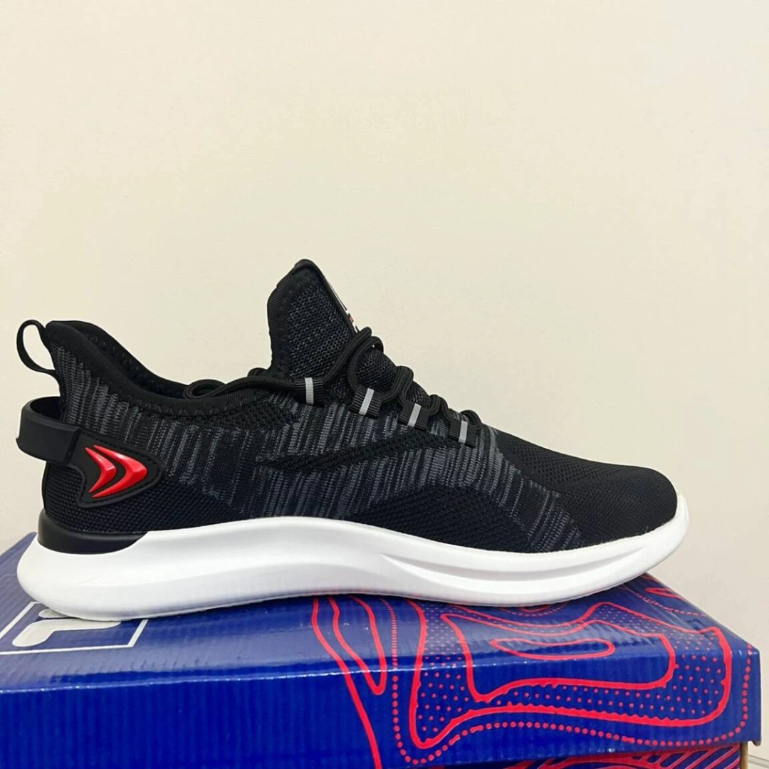 Men's Black Mesh Running Shoes with Breathable Design - Image 2