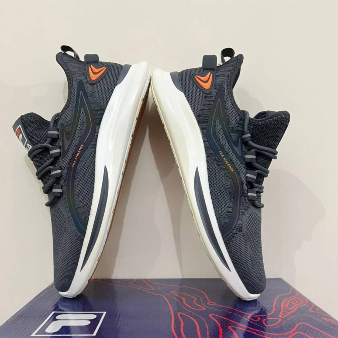 Men's Gray Mesh Running Shoes with Breathable Design - Image 4