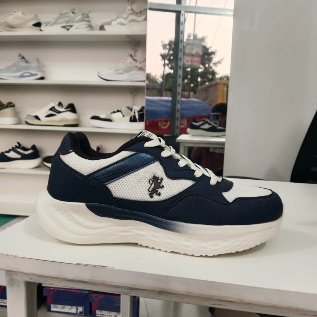 Red Tape Premium Lightweight Sports Shoes With Ultra Comfort - Image 4