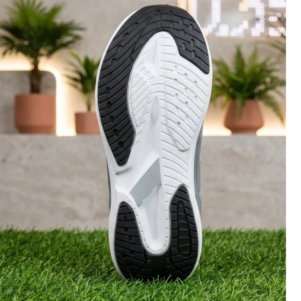 Premium Nike Running Shoes – Stylish & Comfortable Sports Sneakers - Image 3